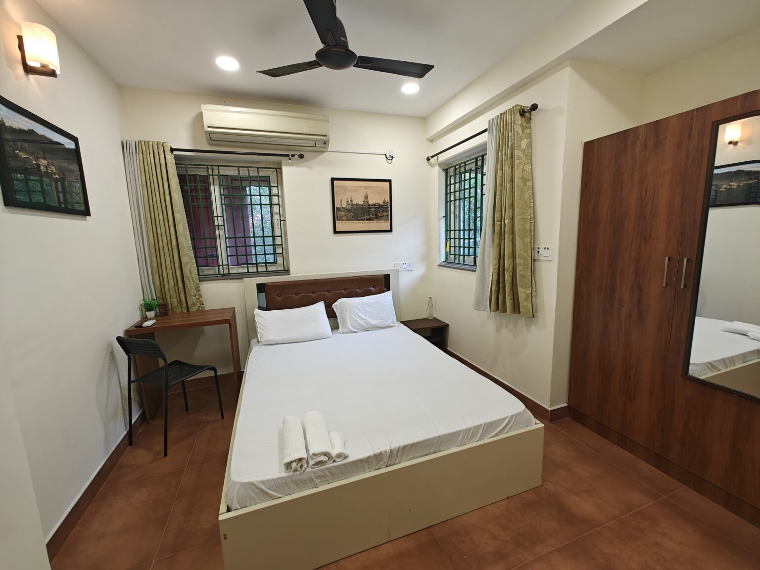 Premium Room at The Adyar House Adyar